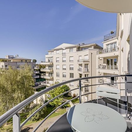 Ferienwohnung Chic Apart With Parking And Balcony Cergy Exterior foto