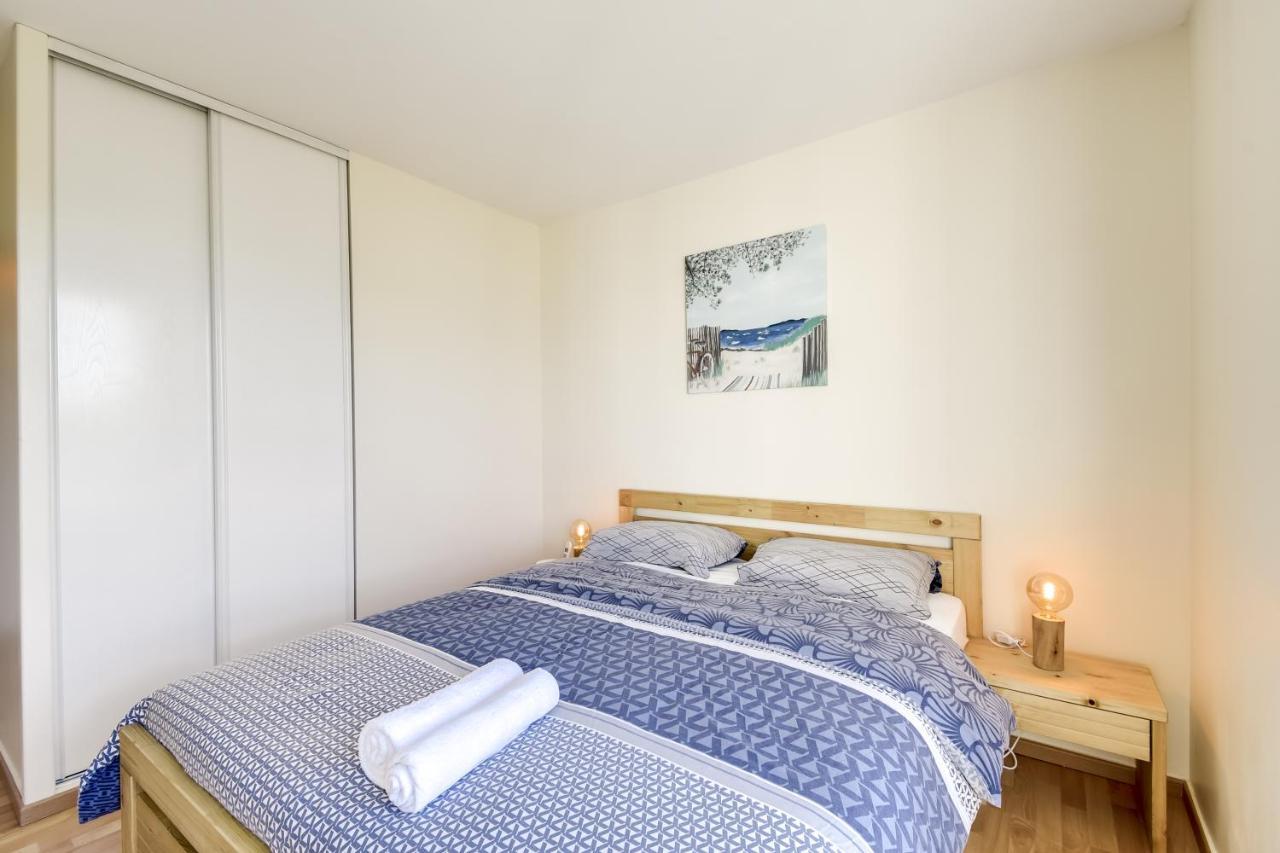 Ferienwohnung Chic Apart With Parking And Balcony Cergy Exterior foto