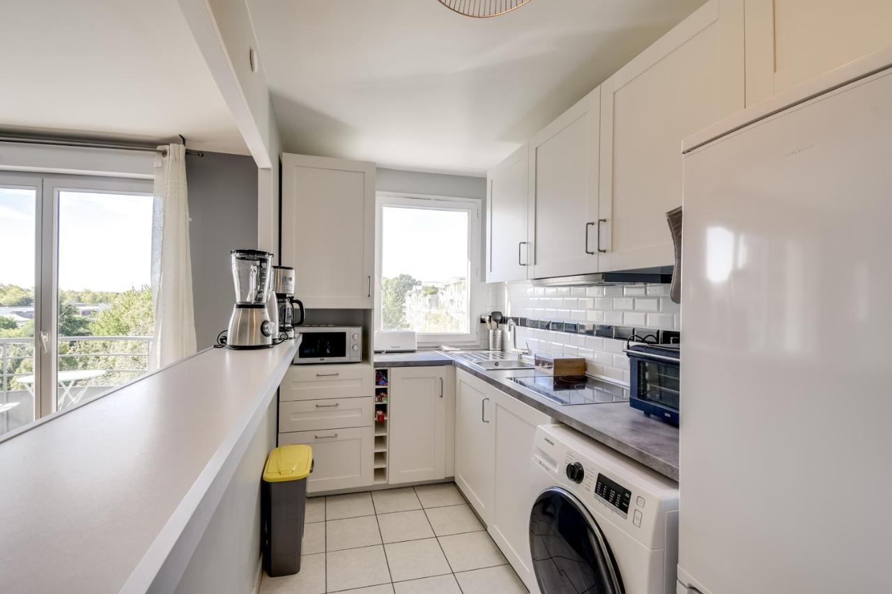 Ferienwohnung Chic Apart With Parking And Balcony Cergy Exterior foto