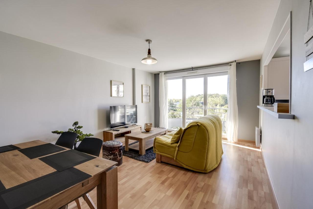 Ferienwohnung Chic Apart With Parking And Balcony Cergy Exterior foto